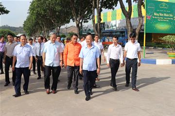 Đoàn công tác Mặt trận Lào xây dựng đất nước tỉnh Hủa Phăn thăm Tiến Nông group