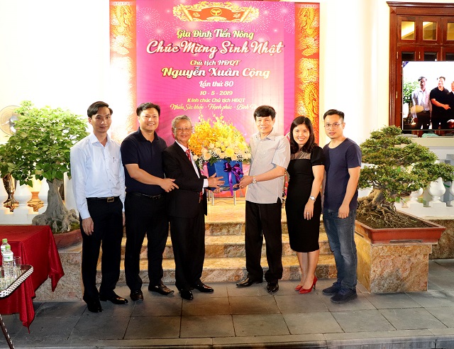 Gia đình Tiến Nông chúc mừng sinh nhật Chủ tịch ĐQT Nguyễn Xuân Cộng7